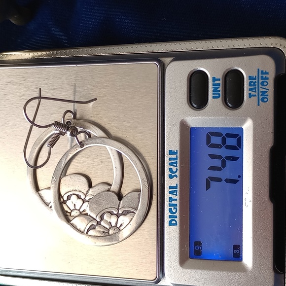 Vintage Sterling Silver Tudor Rose Dangle Earrings - Picture 10 of 11